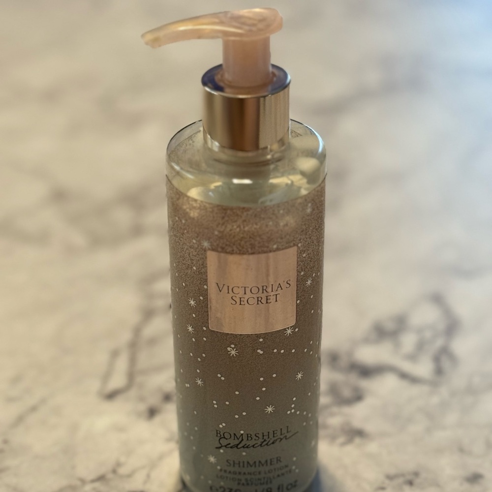 Victoria Secret Bombshell Shimmer Seduction Lotion NEW FULL SIZE